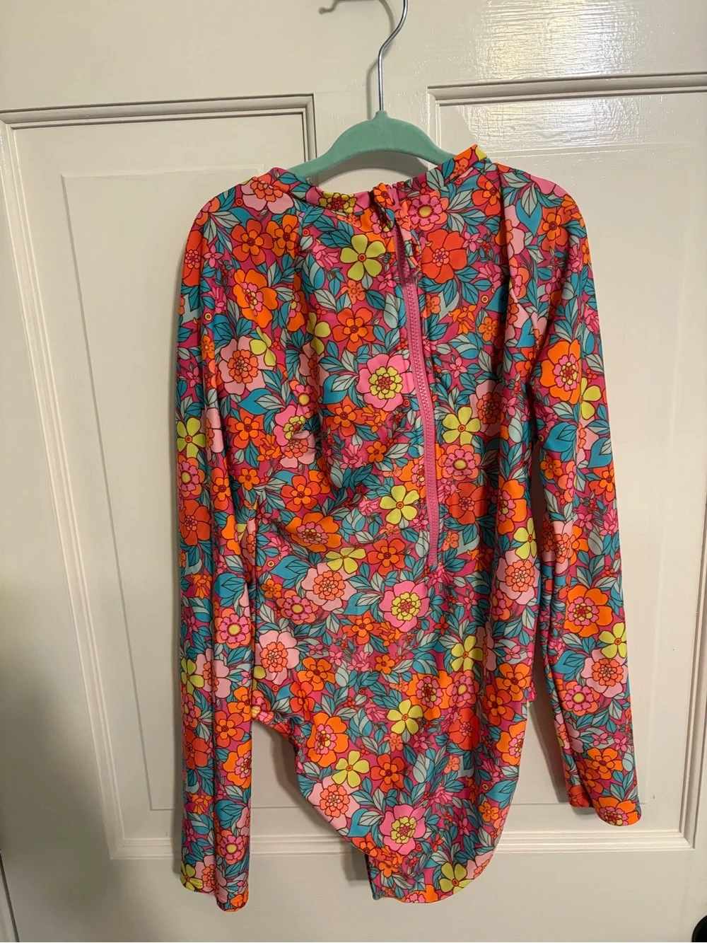 Cat & Jack Girls Floral Long Sleeve One-Piece Rashguard Swimsuit L (10/12)